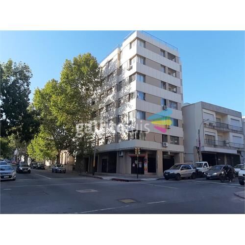 Dueño vende apartamento de 2 dormitorios en cordón