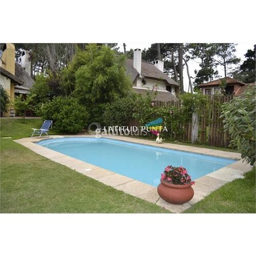 Pinares, casa de 4 dormitorios con piscina