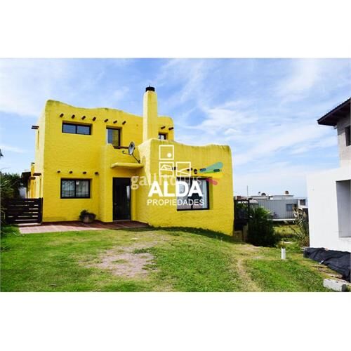 Casa en punta colorada "amarilla" ref. ca200466