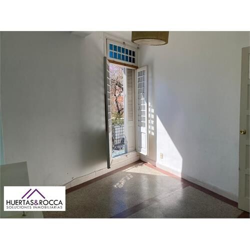 Propiedad horizontal, tipo casa de altos, al frente!