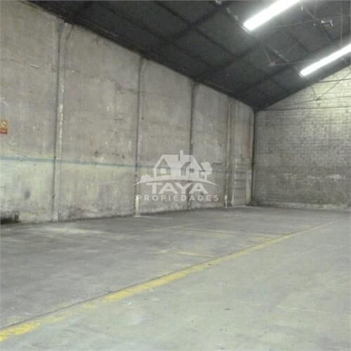 Local para depósito o industria, con renta!!