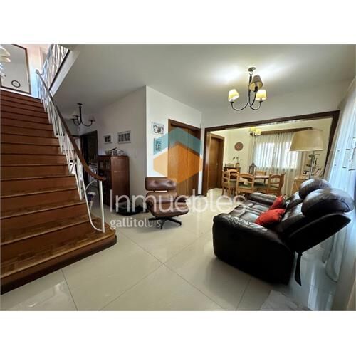 Venta casa 4 dormitorios con  patio y parri 2 autos