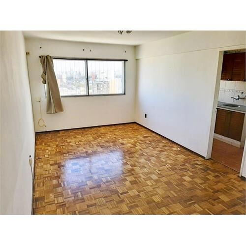 Venta apto. 2 dorm. muy luminoso, vista despejada, tza. gje.