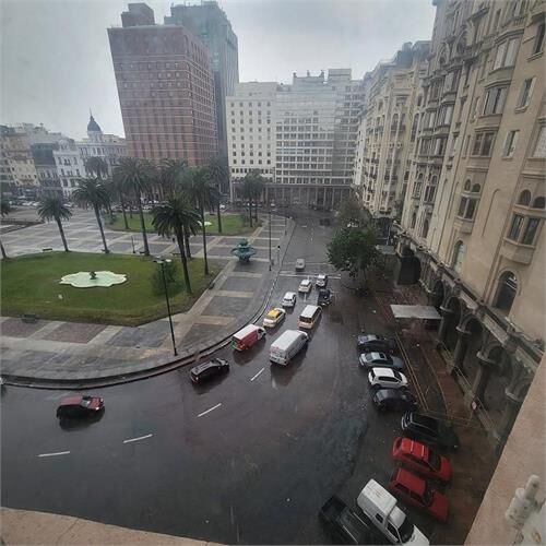 Sobre plaza independencia balcon 3 dorm 2 b. vacio