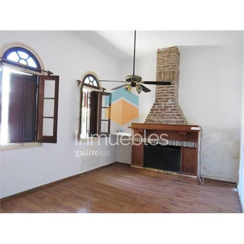 Venta local y dos casas en un mismo padrón pocitos