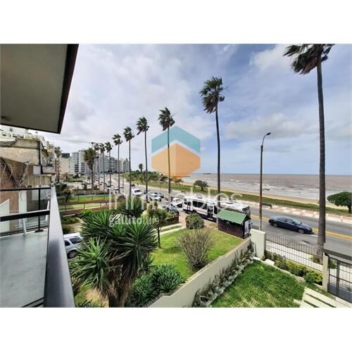 Venta de apartamento mono-ambiente en rambla de buceo