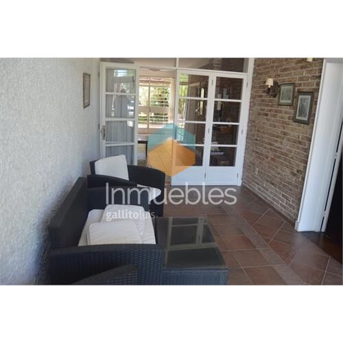 Casa 4 dormitorios en venta en carrasco