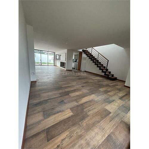 Casa en venta en carrasco sur