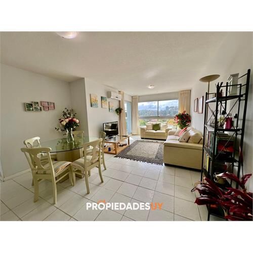 Apto en venta de 2 dormitorios, 2 baños, 1 en 8