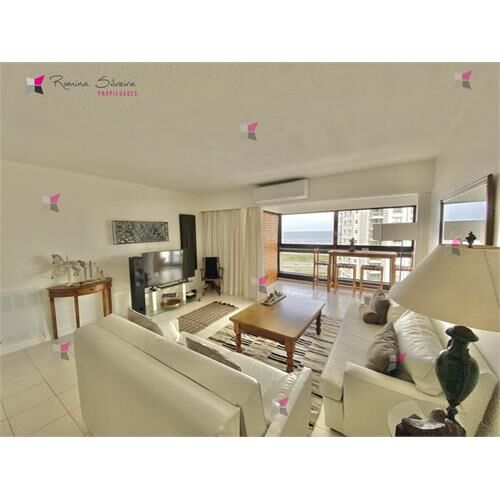 Venta de apartamento de dos dormitorios reciclado