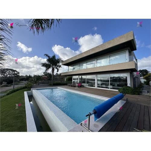 Casa en venta playa mansa punta del este