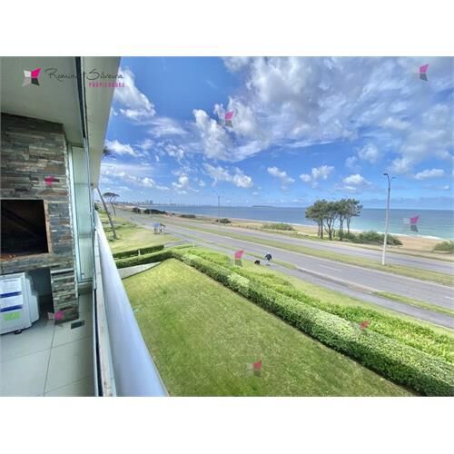 Venta de  apartamento de 2 dormitorios frente al